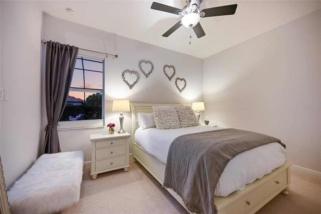 En Venta: $1,250,000 (3 camas, 2 baños, 2557 Pies cuadrados)