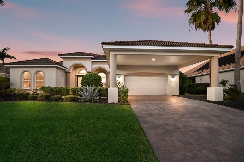 En Venta: $1,250,000 (3 camas, 2 baños, 2557 Pies cuadrados)