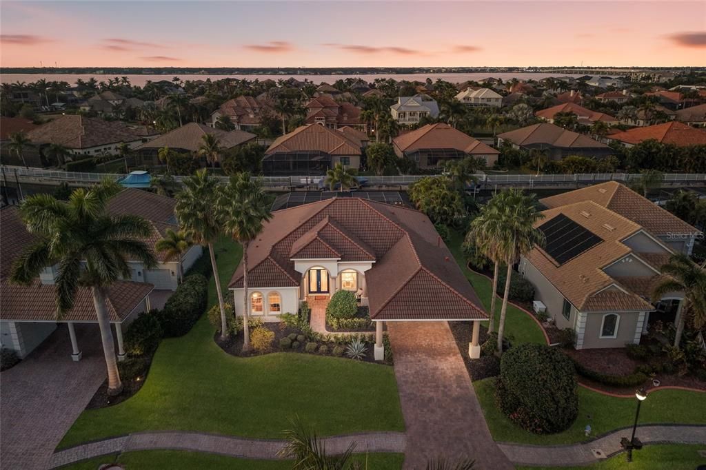 En Venta: $1,250,000 (3 camas, 2 baños, 2557 Pies cuadrados)