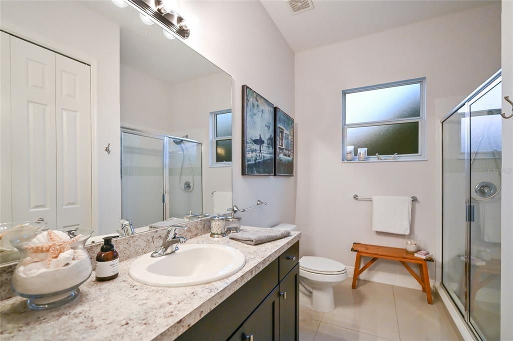 En Venta: $1,250,000 (3 camas, 2 baños, 2557 Pies cuadrados)