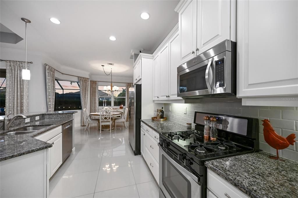 En Venta: $1,250,000 (3 camas, 2 baños, 2557 Pies cuadrados)