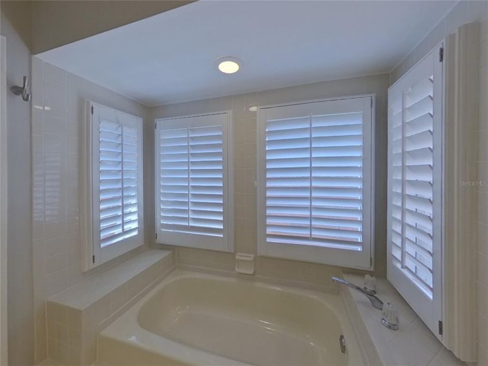 В аренду: $2,799 (4 спален, 2 ванн, 2202 Квадратных фут)