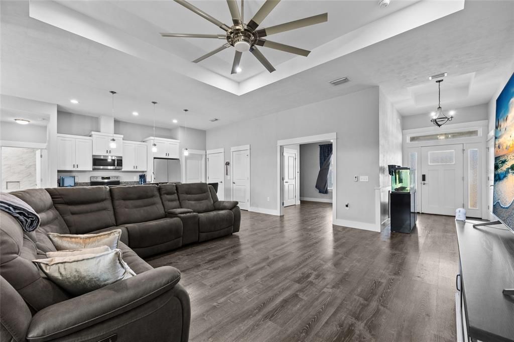 待售: $412,999 (4 贝兹, 2 浴室, 1985 平方英尺)