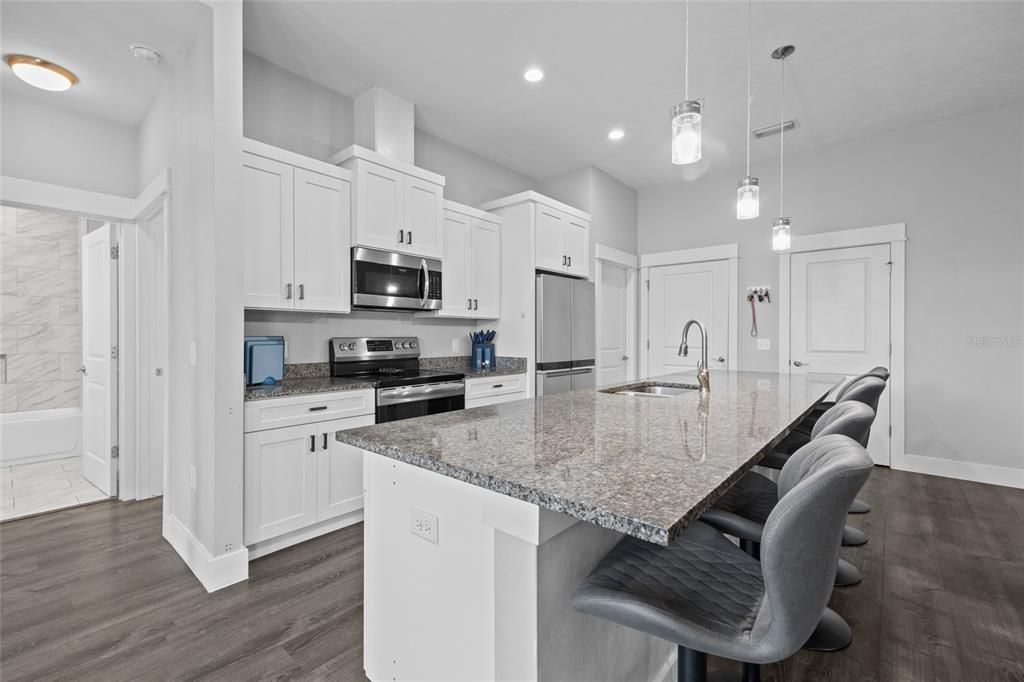 待售: $412,999 (4 贝兹, 2 浴室, 1985 平方英尺)