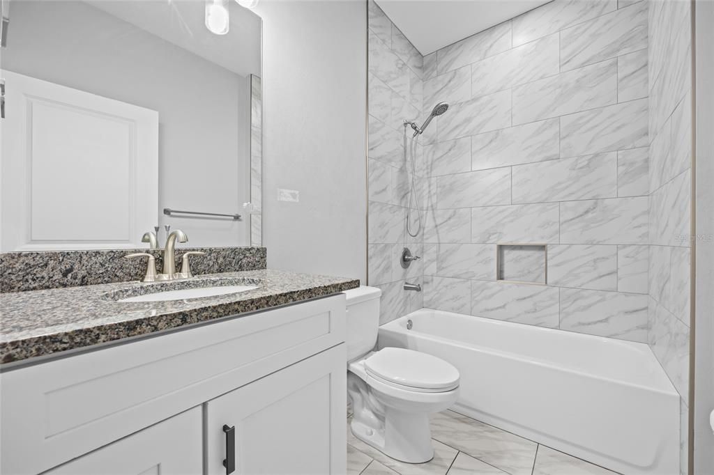 待售: $412,999 (4 贝兹, 2 浴室, 1985 平方英尺)