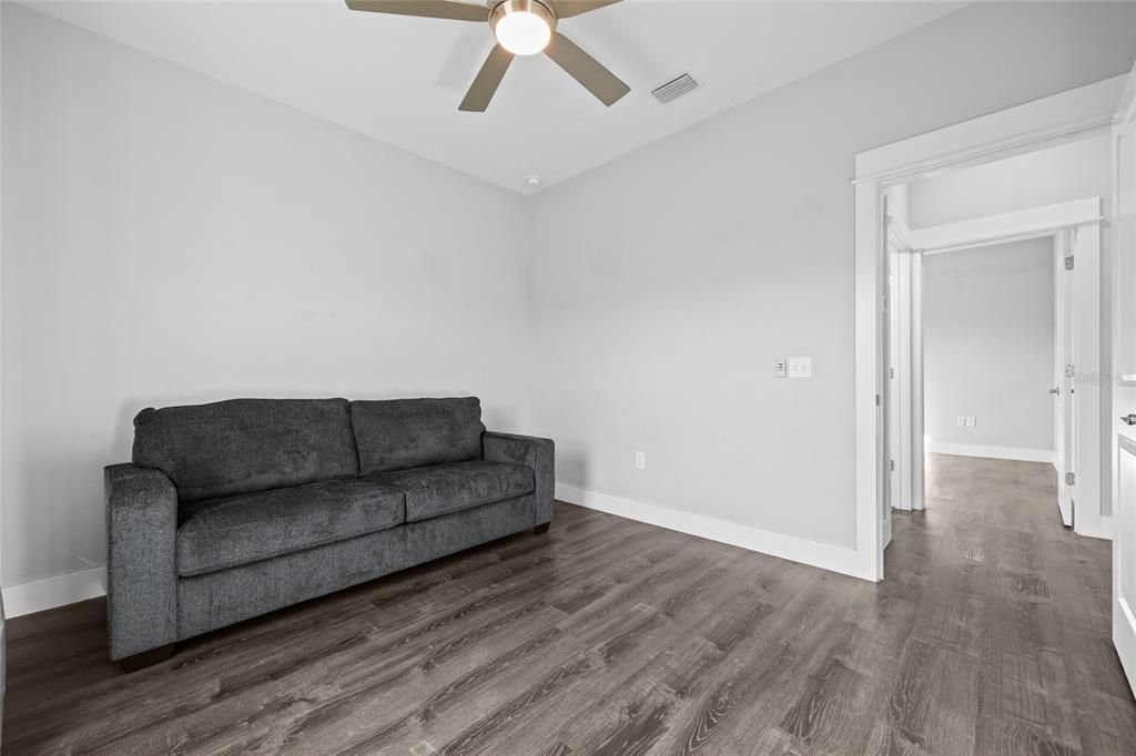 待售: $412,999 (4 贝兹, 2 浴室, 1985 平方英尺)