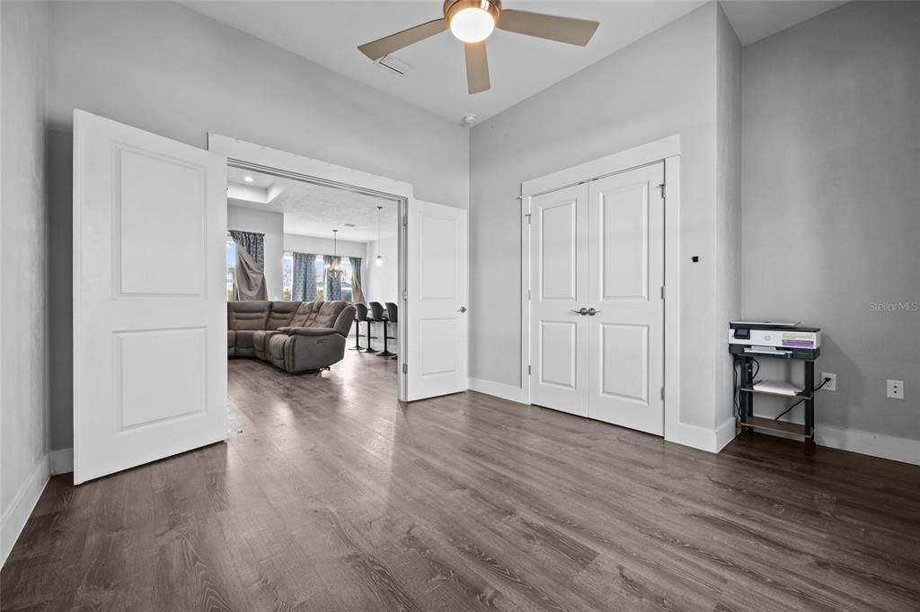 待售: $412,999 (4 贝兹, 2 浴室, 1985 平方英尺)