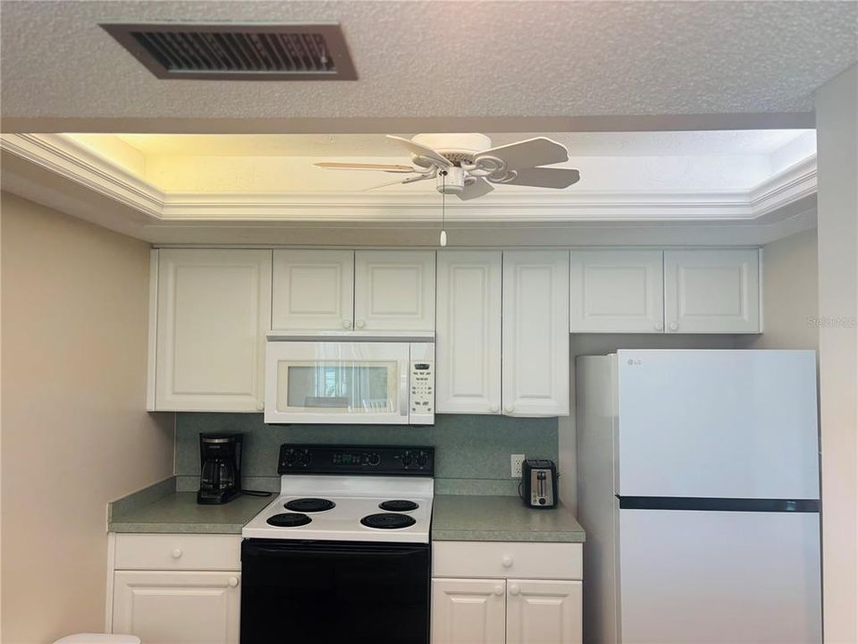 待售: $930,000 (2 贝兹, 2 浴室, 1215 平方英尺)