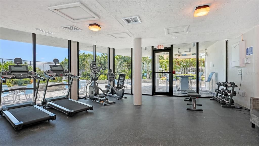 待售: $930,000 (2 贝兹, 2 浴室, 1215 平方英尺)