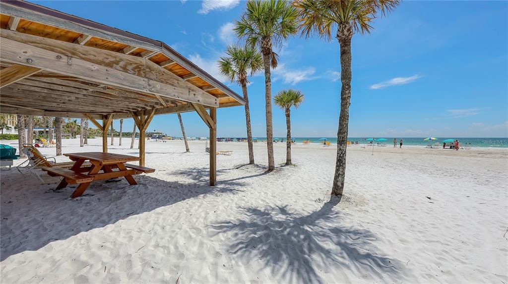 待售: $930,000 (2 贝兹, 2 浴室, 1215 平方英尺)