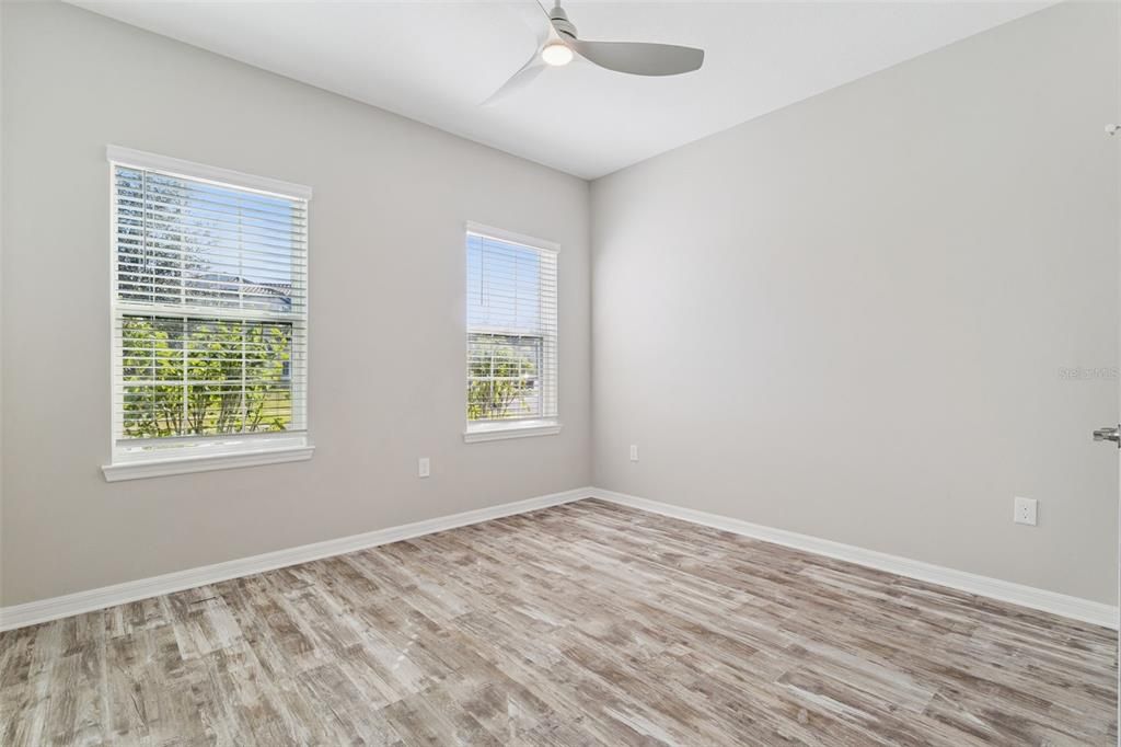 На продажу: $439,900 (4 спален, 3 ванн, 2420 Квадратных фут)