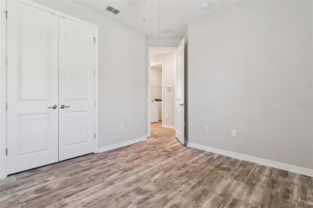 На продажу: $439,900 (4 спален, 3 ванн, 2420 Квадратных фут)