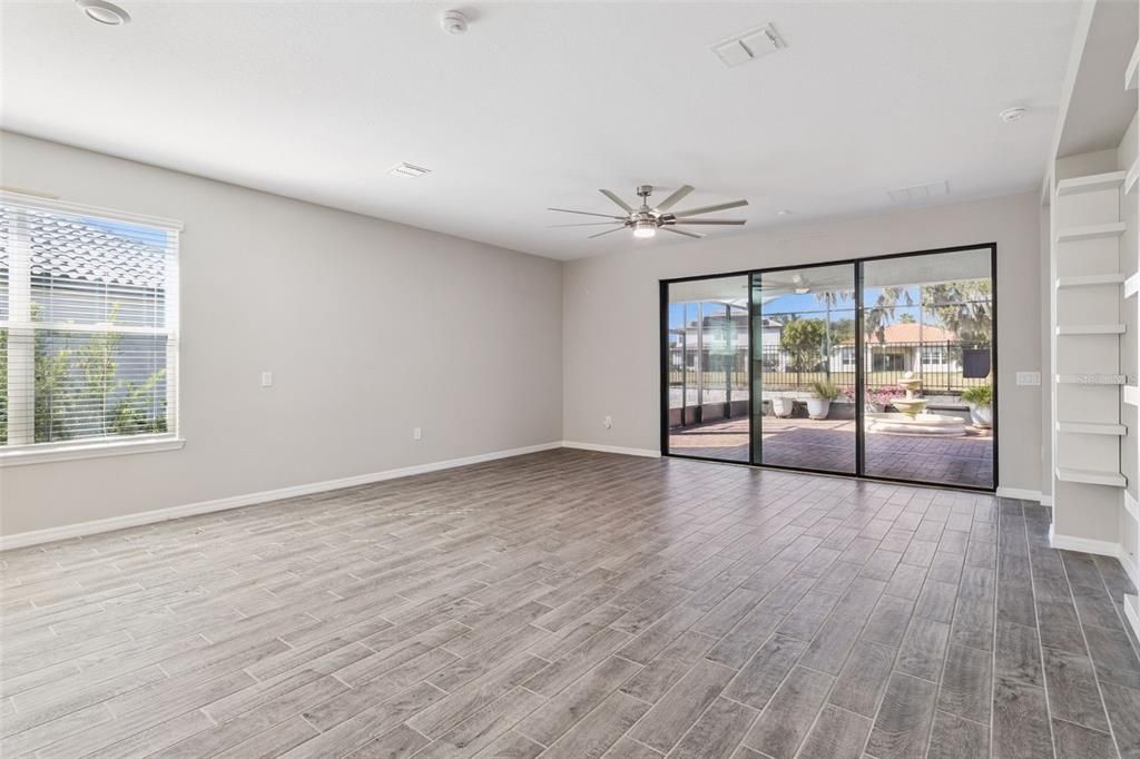 На продажу: $439,900 (4 спален, 3 ванн, 2420 Квадратных фут)