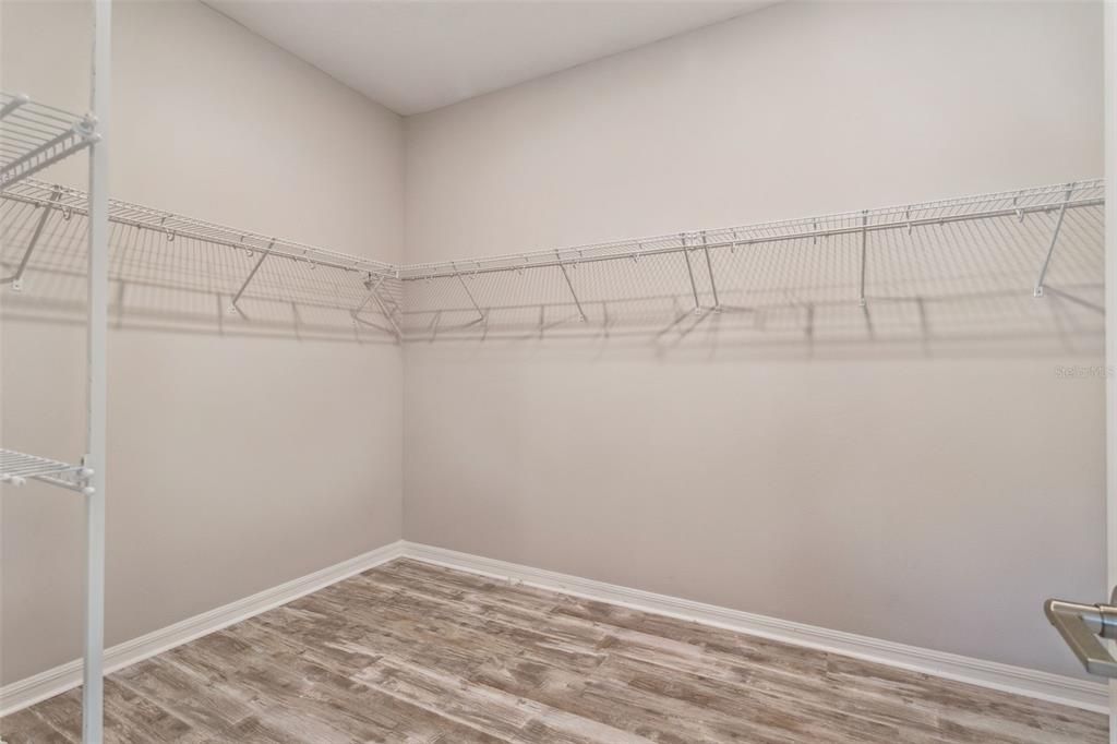 На продажу: $439,900 (4 спален, 3 ванн, 2420 Квадратных фут)