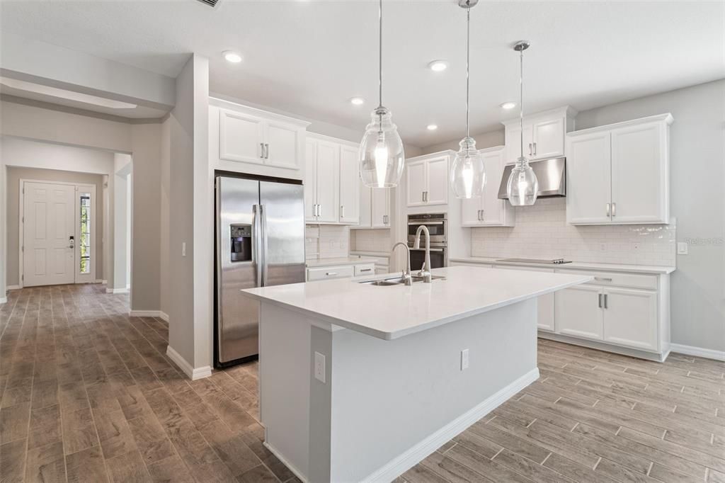 На продажу: $439,900 (4 спален, 3 ванн, 2420 Квадратных фут)