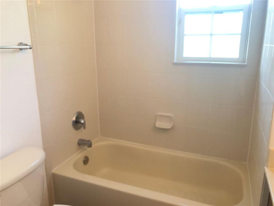 出租: $2,899 (5 贝兹, 2 浴室, 2212 平方英尺)