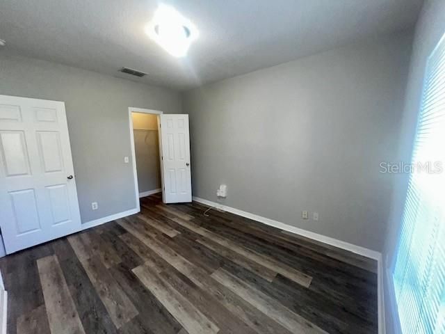 For Rent: $2,599 (5 beds, 2 baths, 2212 Square Feet)