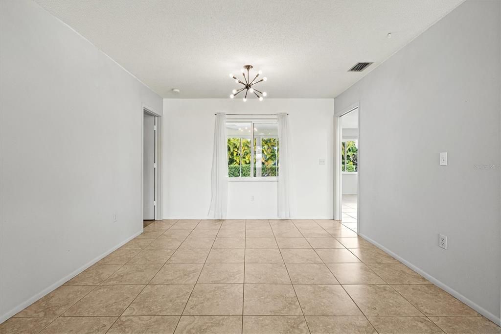 待售: $365,000 (2 贝兹, 2 浴室, 1549 平方英尺)