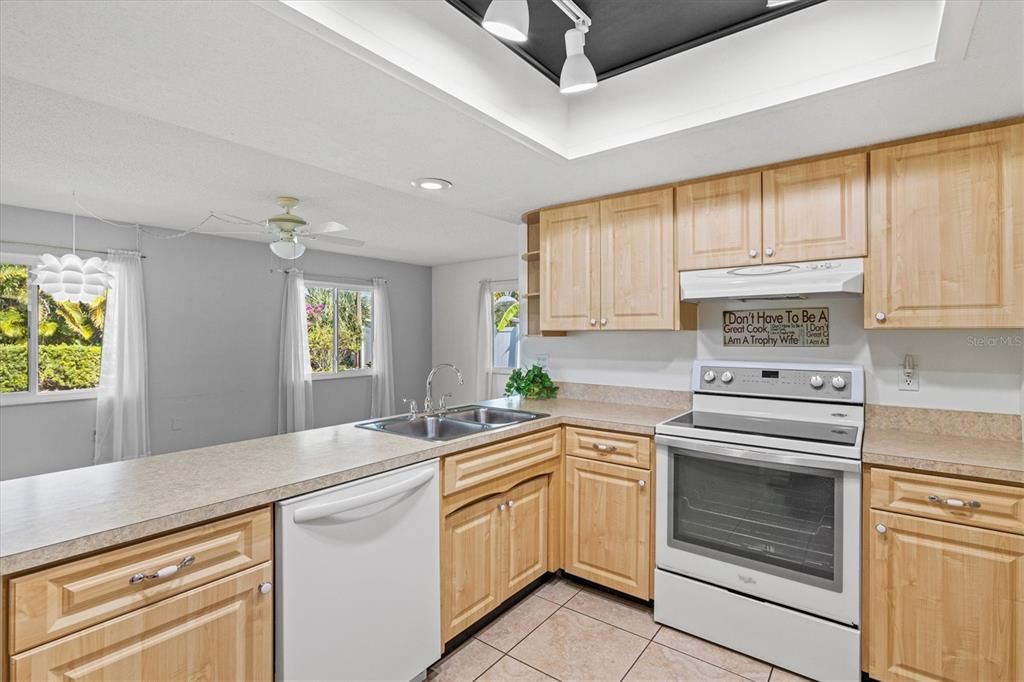 待售: $365,000 (2 贝兹, 2 浴室, 1549 平方英尺)