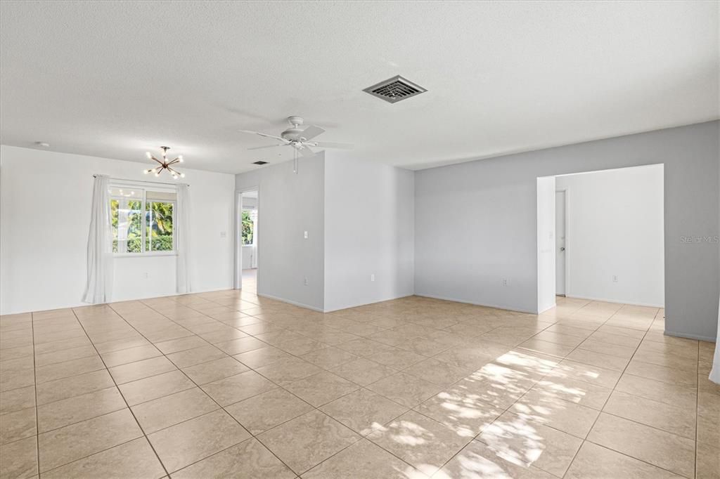 待售: $365,000 (2 贝兹, 2 浴室, 1549 平方英尺)