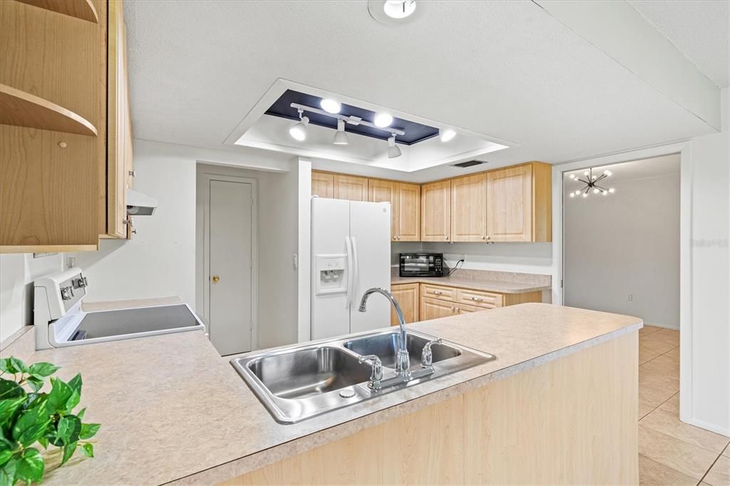 待售: $365,000 (2 贝兹, 2 浴室, 1549 平方英尺)