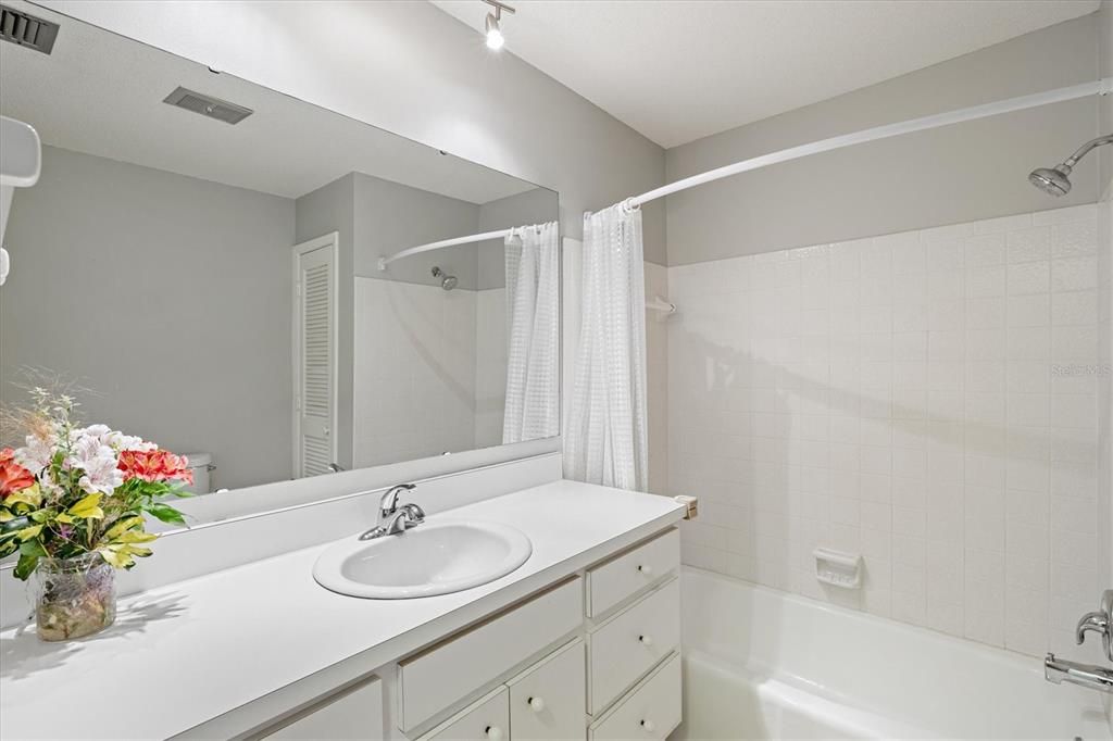 待售: $365,000 (2 贝兹, 2 浴室, 1549 平方英尺)