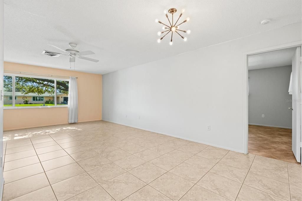 待售: $365,000 (2 贝兹, 2 浴室, 1549 平方英尺)