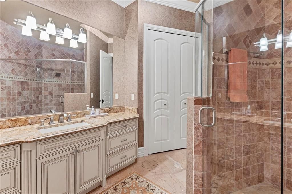 待售: $3,950,000 (6 贝兹, 6 浴室, 8541 平方英尺)