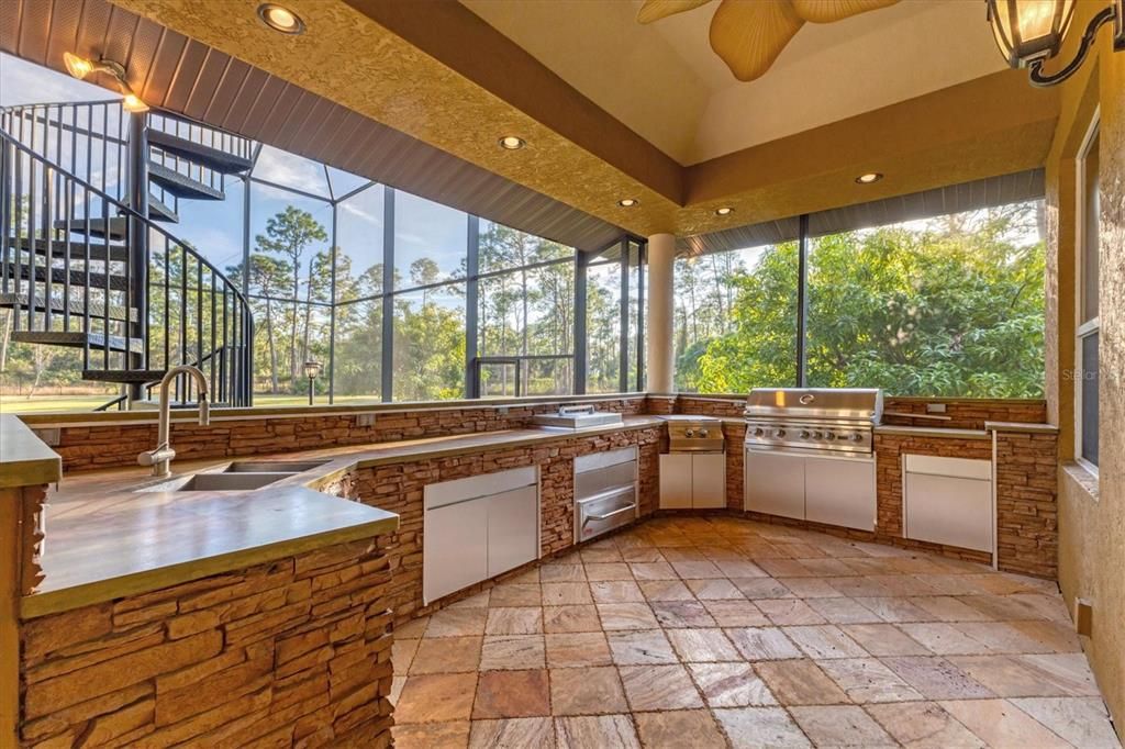 待售: $3,950,000 (6 贝兹, 6 浴室, 8541 平方英尺)