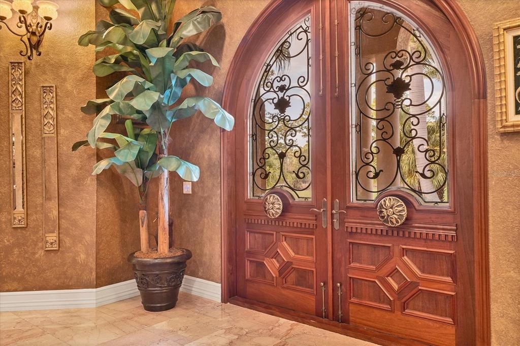 待售: $3,950,000 (6 贝兹, 6 浴室, 8541 平方英尺)