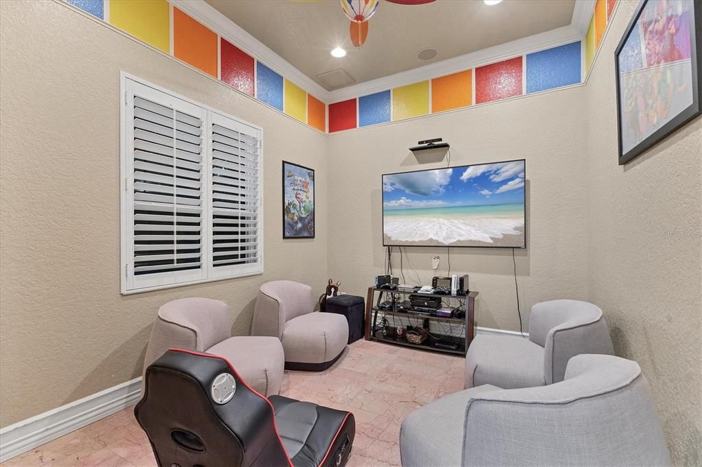 待售: $3,950,000 (6 贝兹, 6 浴室, 8541 平方英尺)