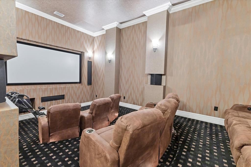 待售: $3,950,000 (6 贝兹, 6 浴室, 8541 平方英尺)