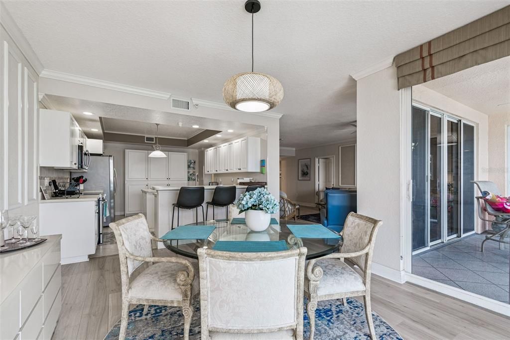 На продажу: $839,000 (2 спален, 2 ванн, 1833 Квадратных фут)