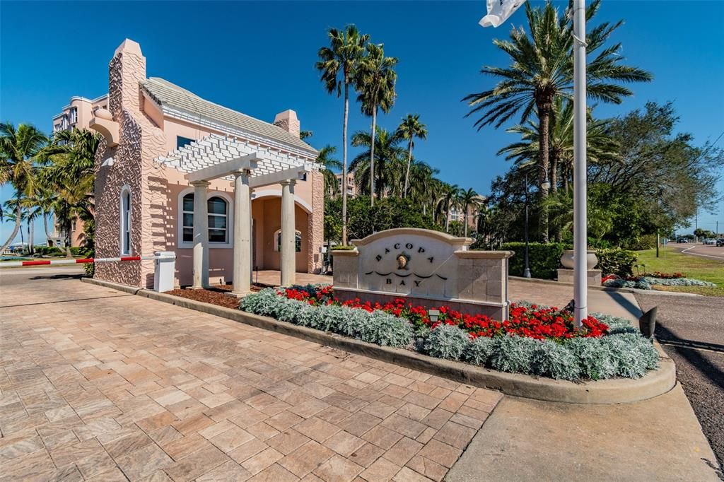 На продажу: $839,000 (2 спален, 2 ванн, 1833 Квадратных фут)