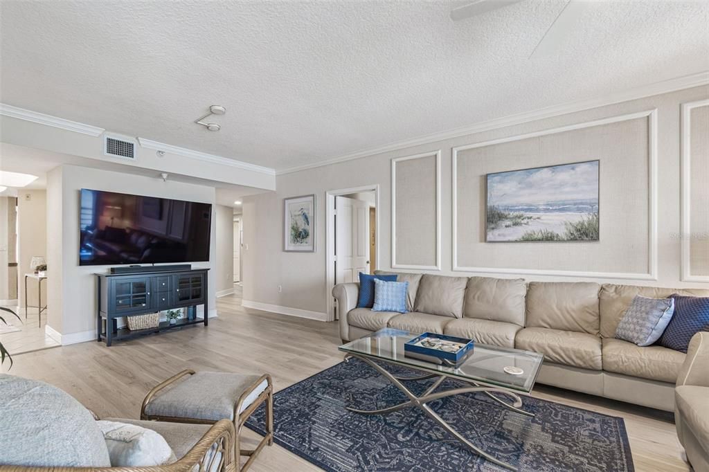 На продажу: $839,000 (2 спален, 2 ванн, 1833 Квадратных фут)