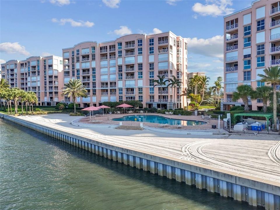 На продажу: $839,000 (2 спален, 2 ванн, 1833 Квадратных фут)