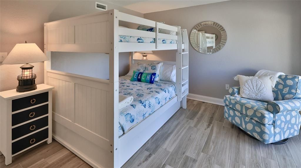 En Venta: $975,000 (3 camas, 2 baños, 1517 Pies cuadrados)