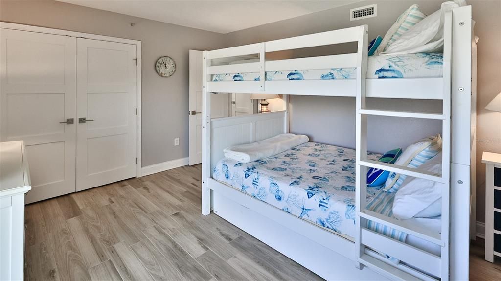 En Venta: $975,000 (3 camas, 2 baños, 1517 Pies cuadrados)