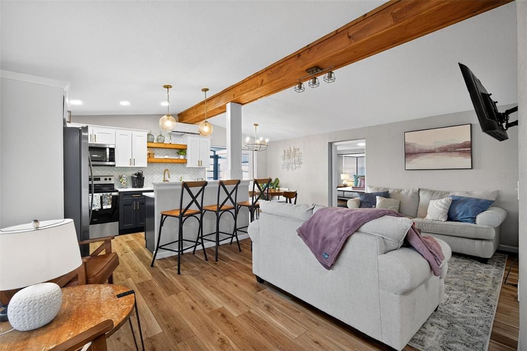 For Rent: $2,500 (3 beds, 3 baths, 1376 Square Feet)