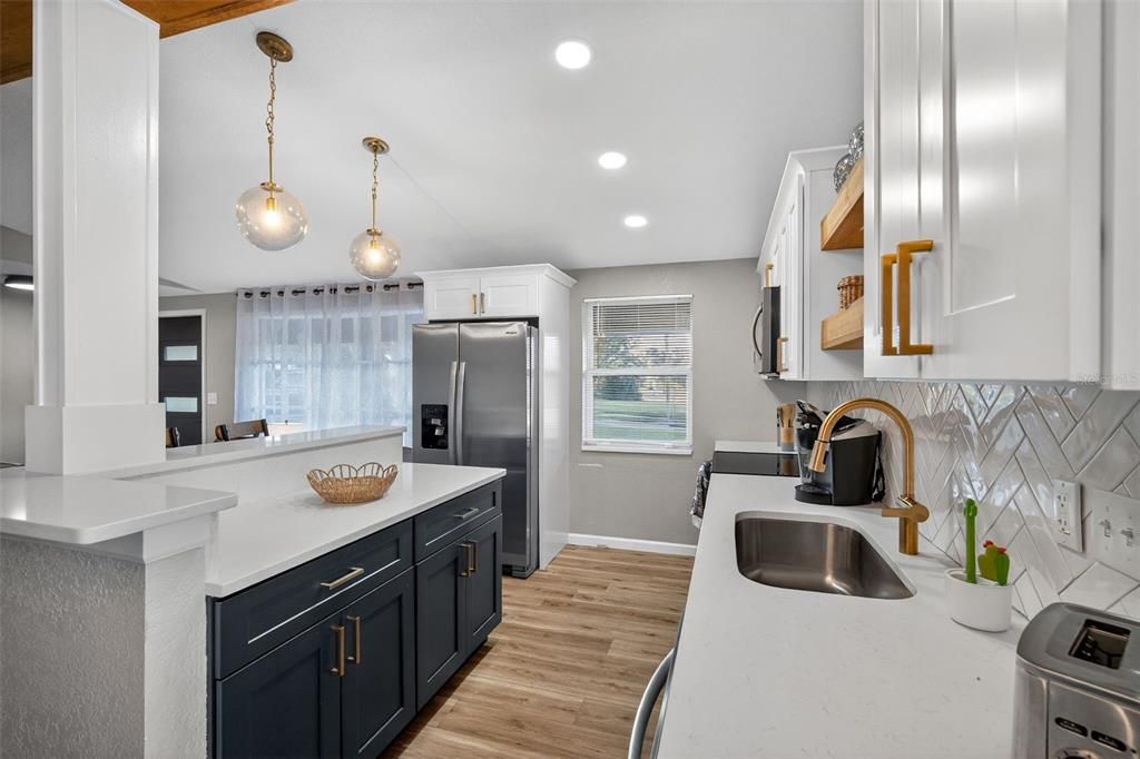 For Rent: $2,500 (3 beds, 3 baths, 1376 Square Feet)