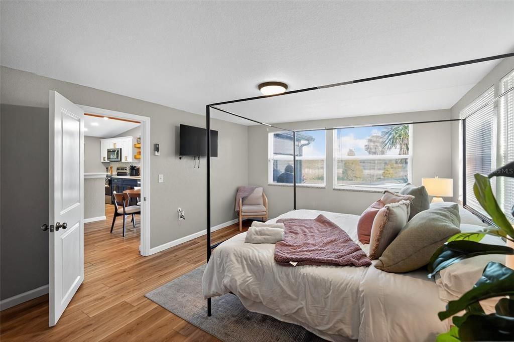 For Rent: $2,500 (3 beds, 3 baths, 1376 Square Feet)