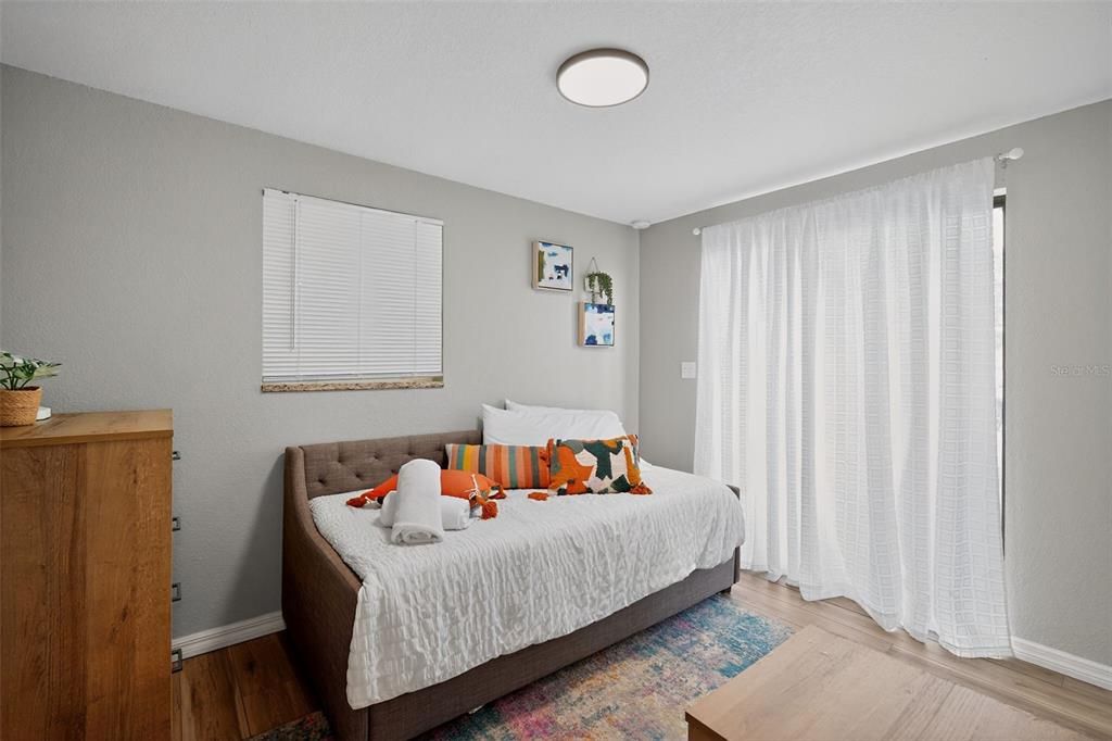 For Rent: $2,500 (3 beds, 3 baths, 1376 Square Feet)