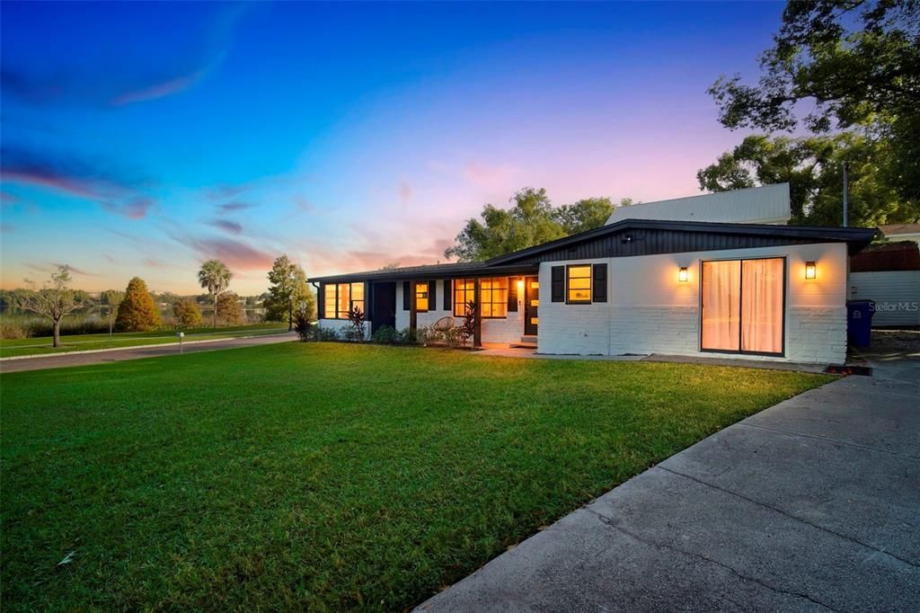 For Rent: $2,500 (3 beds, 3 baths, 1376 Square Feet)