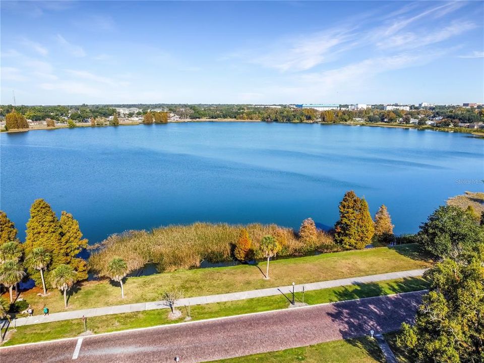 For Rent: $2,500 (3 beds, 3 baths, 1376 Square Feet)