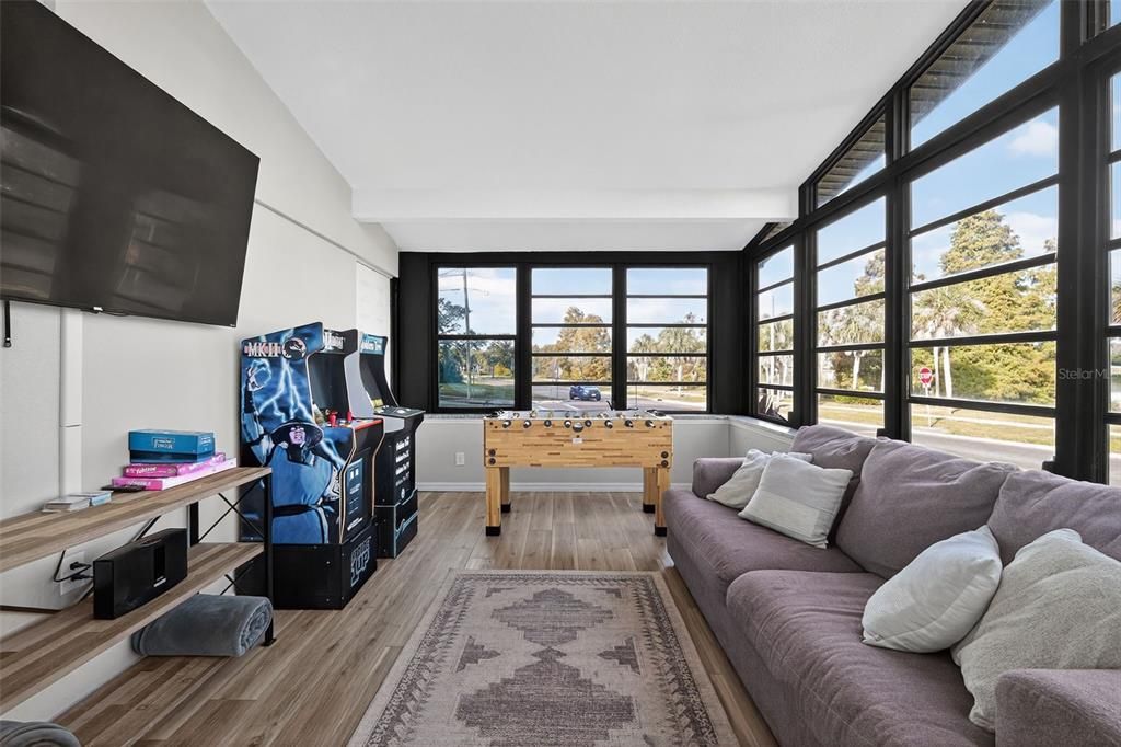 For Rent: $2,500 (3 beds, 3 baths, 1376 Square Feet)