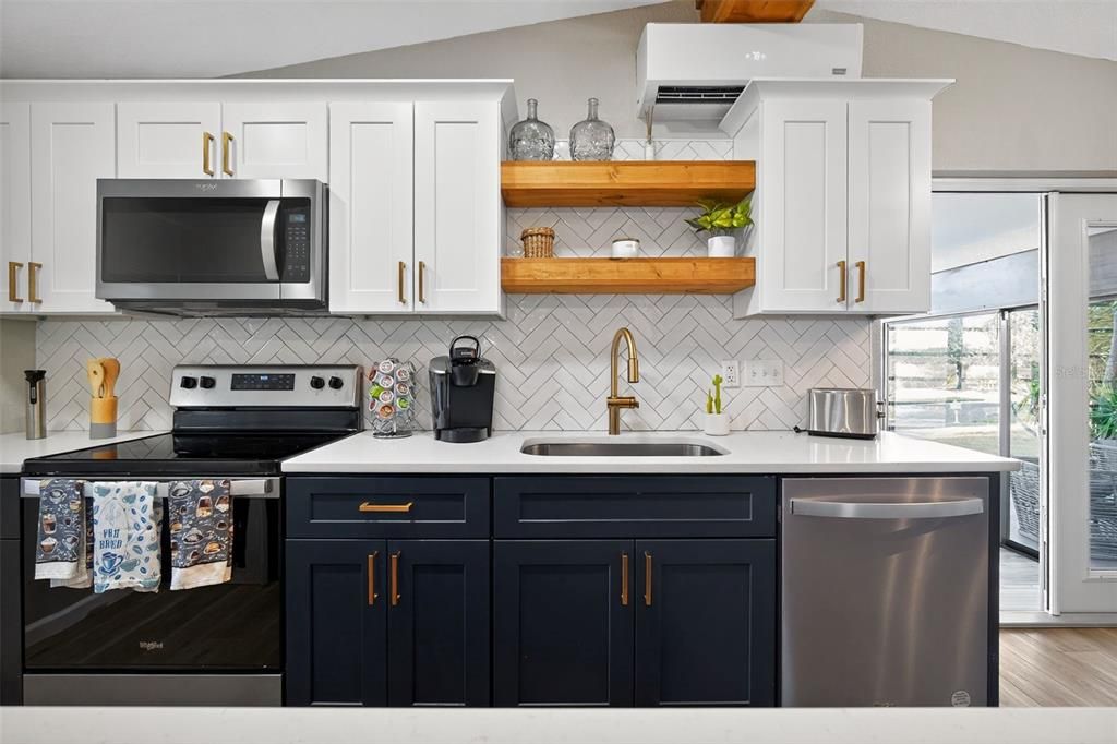 For Rent: $2,500 (3 beds, 3 baths, 1376 Square Feet)