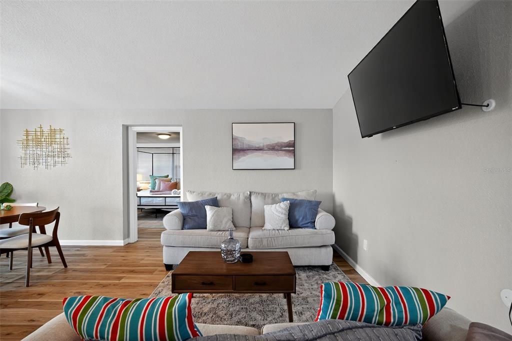 For Rent: $2,500 (3 beds, 3 baths, 1376 Square Feet)