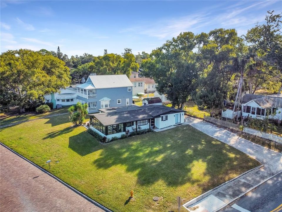 For Rent: $2,500 (3 beds, 3 baths, 1376 Square Feet)