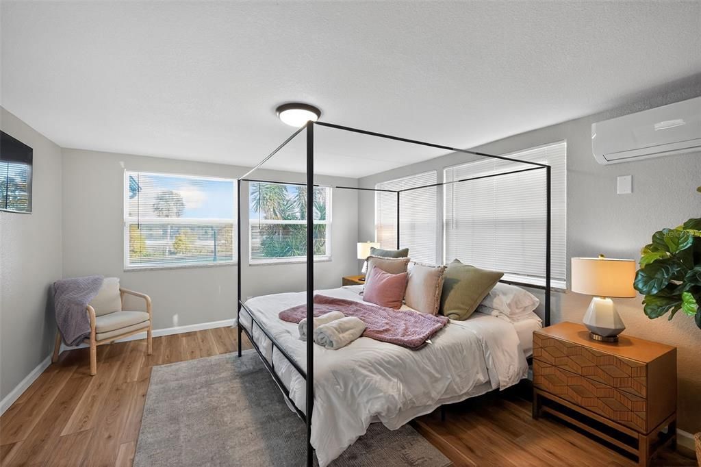 For Rent: $2,500 (3 beds, 3 baths, 1376 Square Feet)