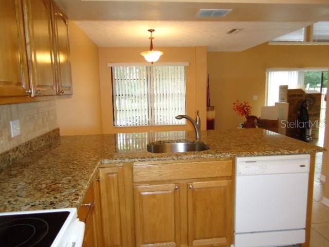 For Sale: $269,900 (2 beds, 2 baths, 1614 Square Feet)